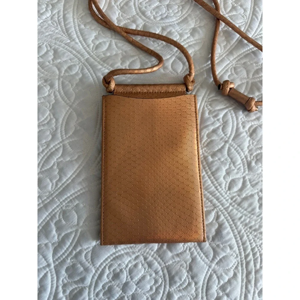 Vince Camuto Rose Gold Metallic Snakeskin Leather Crossbody Phone Wallet Bag